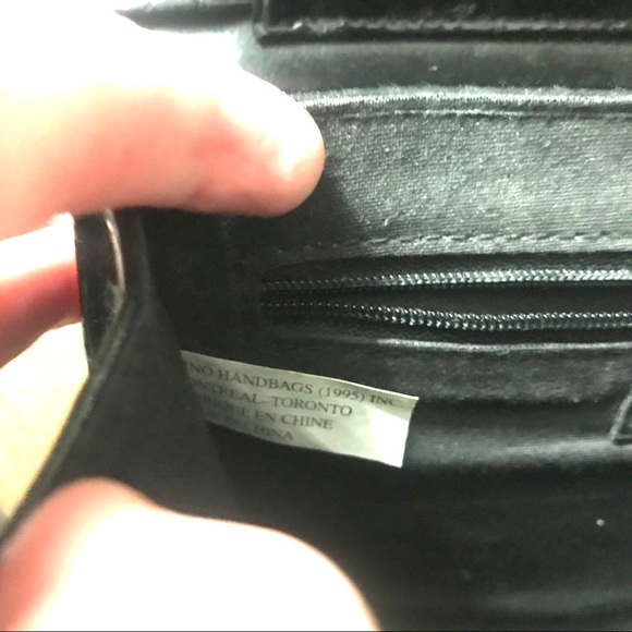 🌟Host Pick🌟VINTAGE 90’s Black Croc Crossbody Bag 🐊 - Picture 11 of 12